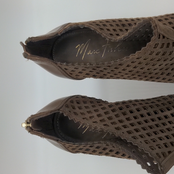 Marc Fisher Lazer Eyelet Peep Toe Heeled Booties Size 6.5 - Picture 3 of 9